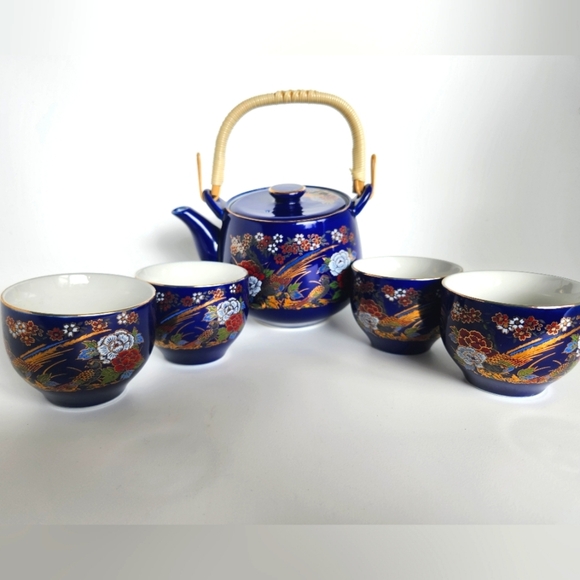 Vintage Kutani Japanese Porcelain Teapot & 4 Cups-Cobalt Blue Flowers Gold Rim - Picture 1 of 9